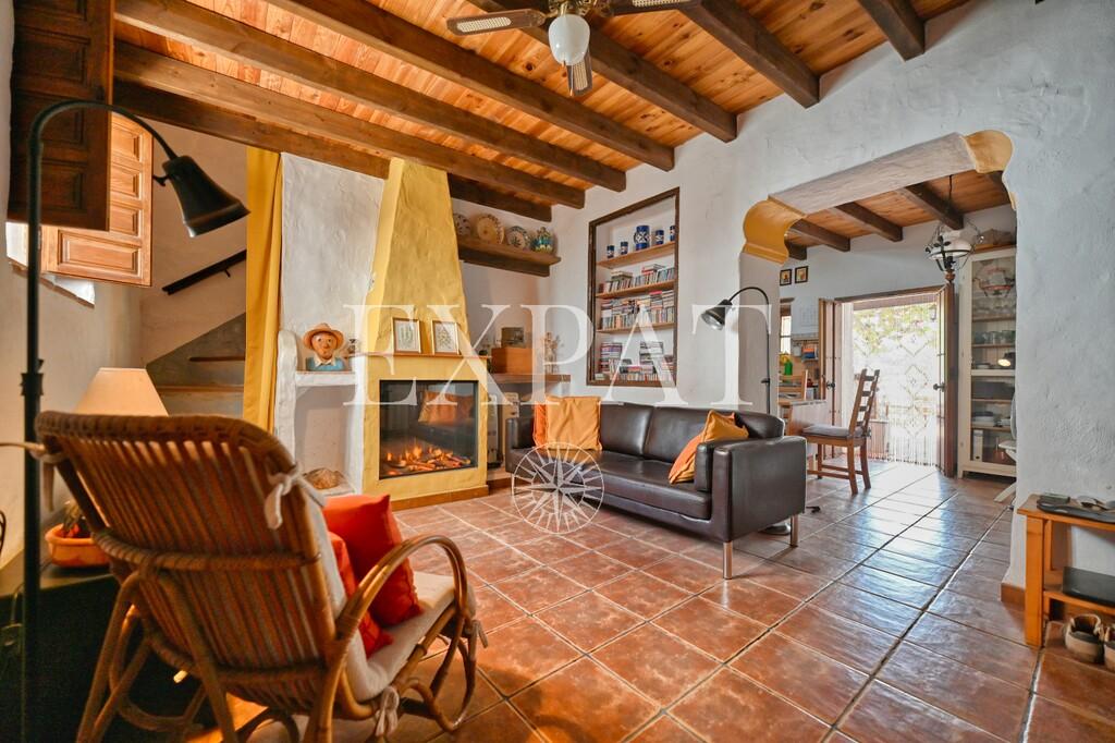 House for Sale in Almáchar