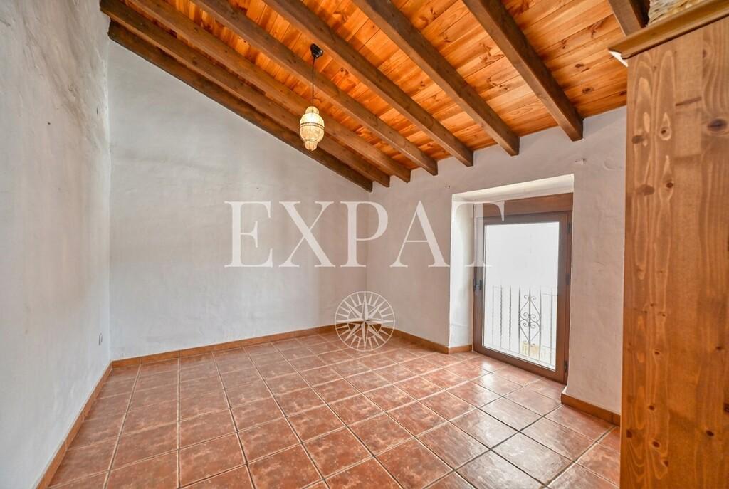 House for Sale in Almáchar