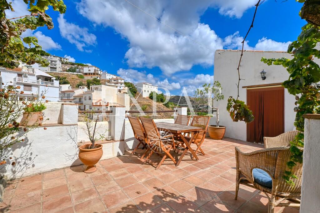 House for Sale in Almáchar
