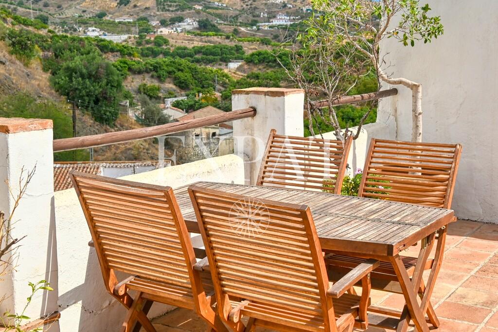 House for Sale in Almáchar