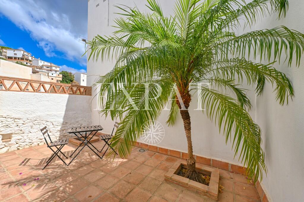 House for Sale in Almáchar