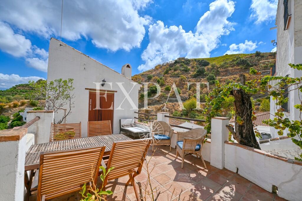 House for Sale in Almáchar