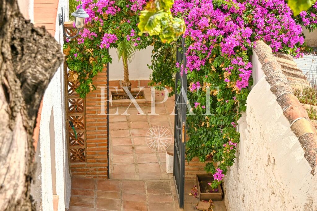 House for Sale in Almáchar
