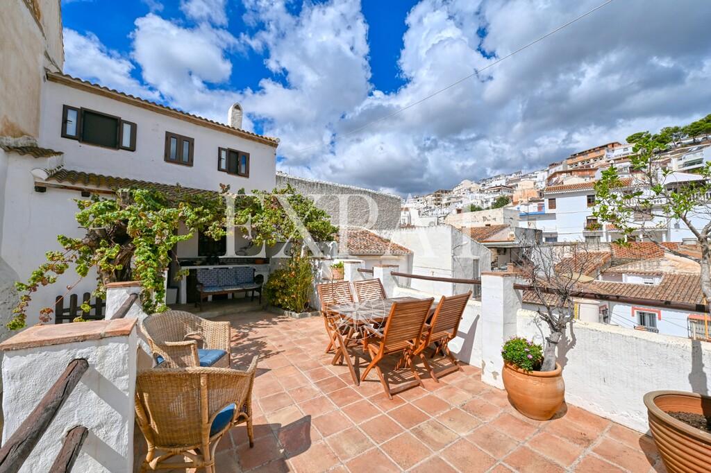 House for Sale in Almáchar