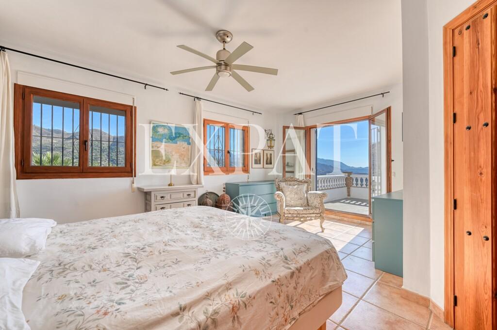 House for Sale in Cómpeta