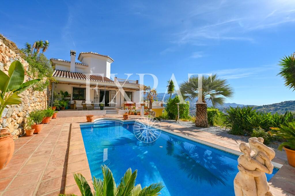 House for Sale in Cómpeta