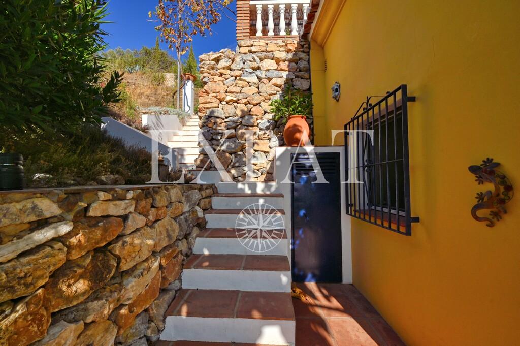 House for Sale in Cómpeta