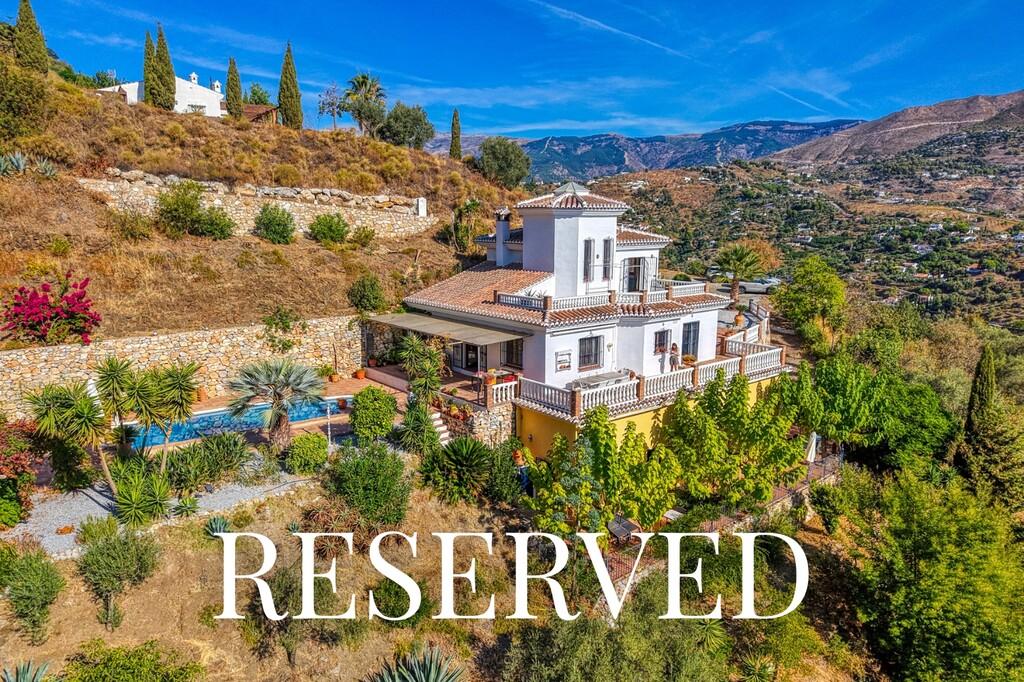 Casa en Venta en Cómpeta