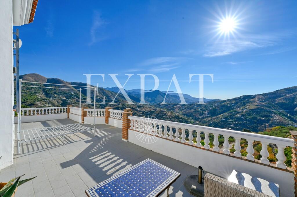 House for Sale in Cómpeta
