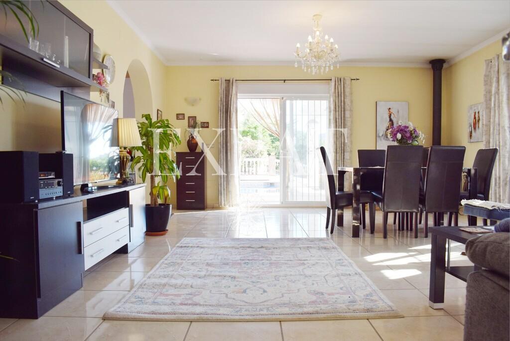 Casa en Venta en Cómpeta