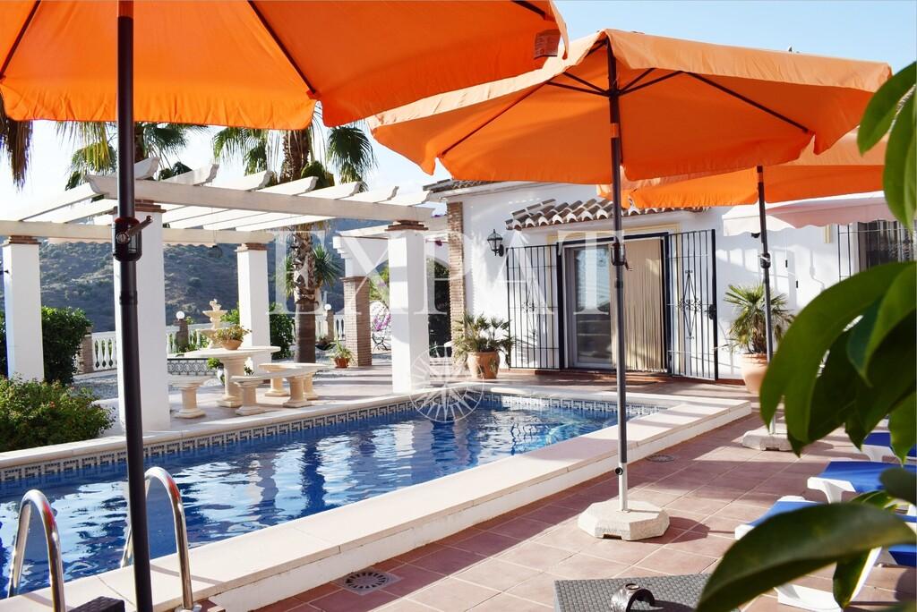 Casa en Venta en Cómpeta