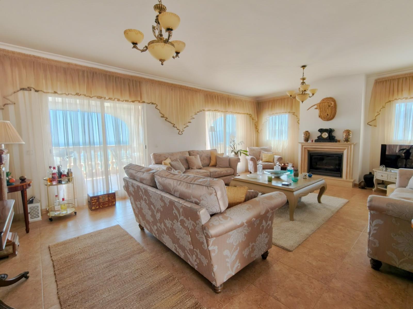 Villa for Sale in Pego