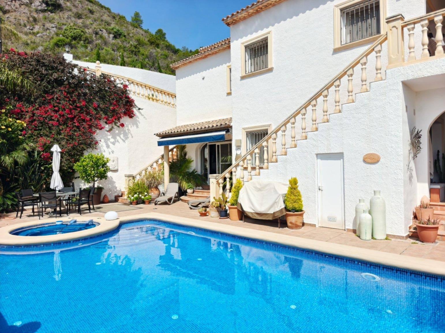 Villa for Sale in Pego