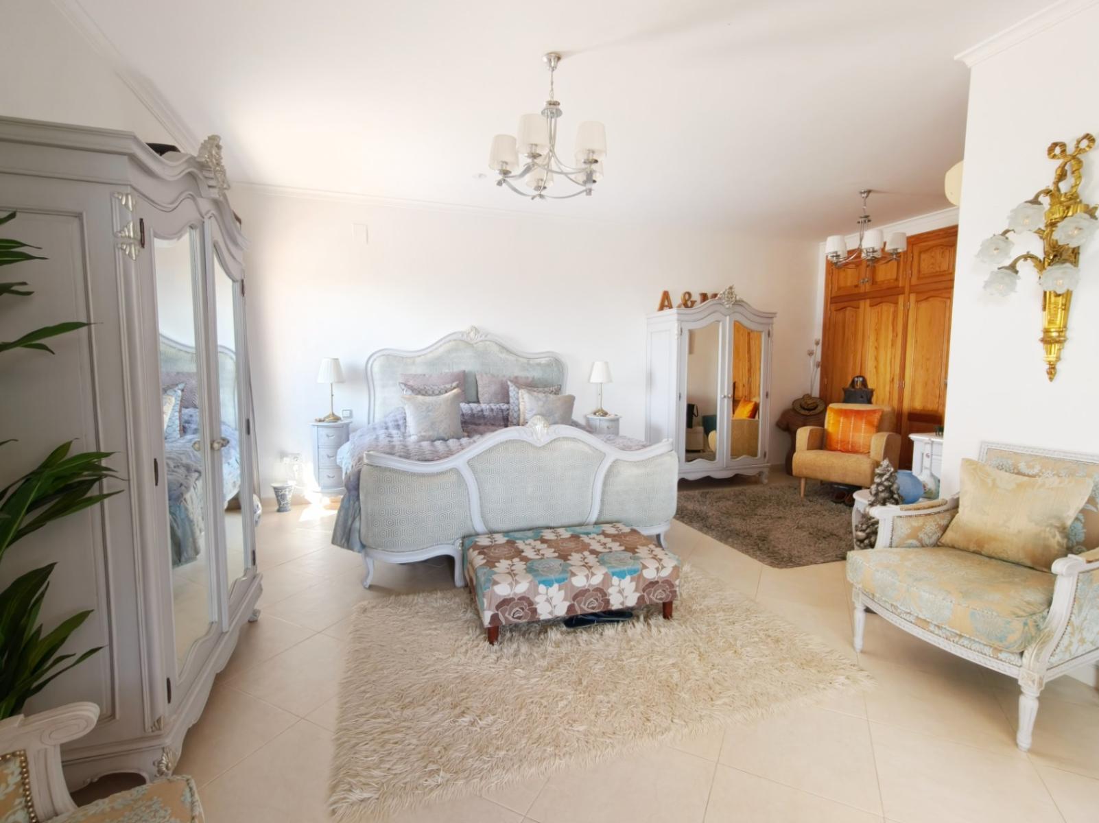 Villa for Sale in Pego