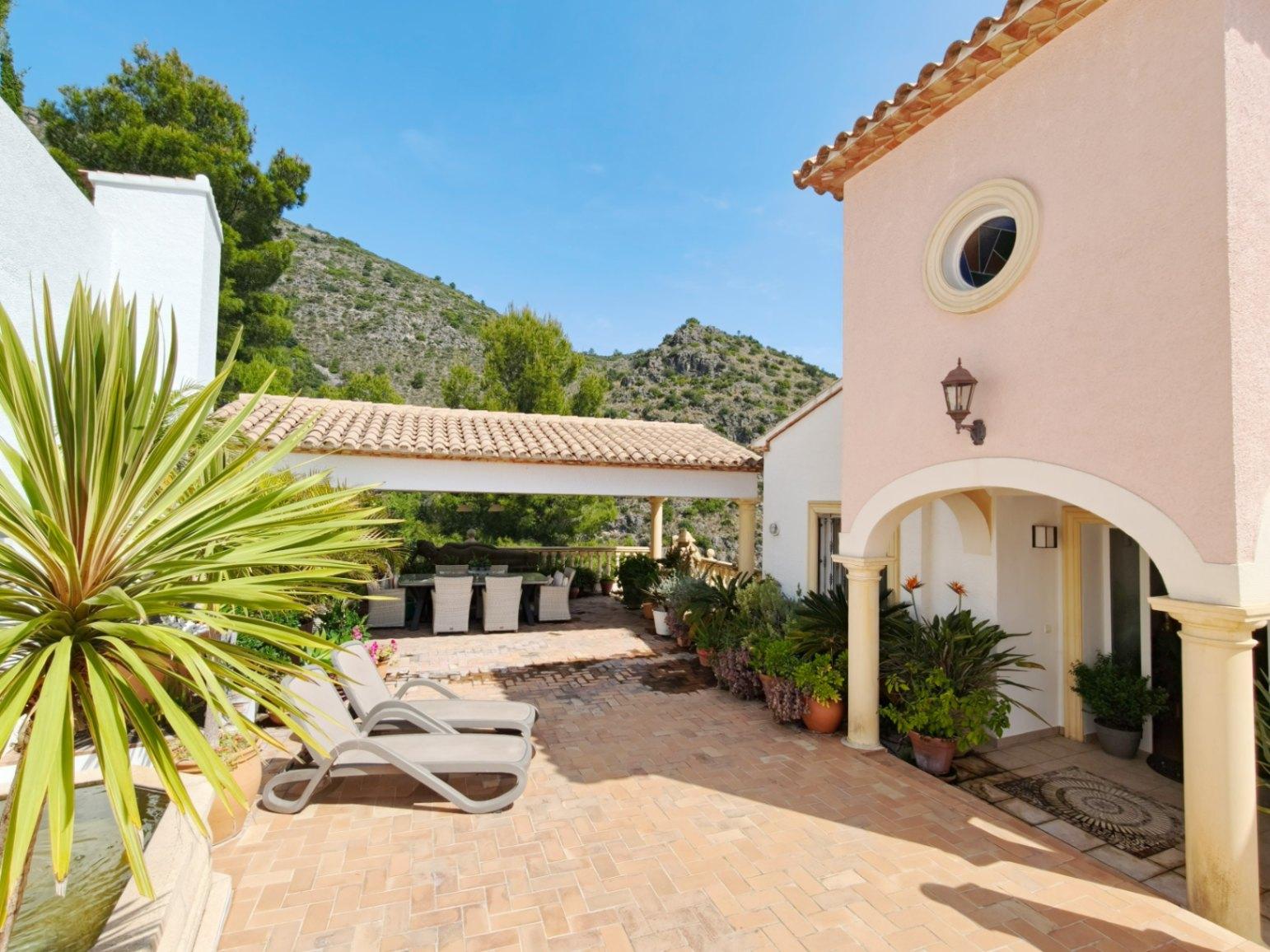 Villa for Sale in Pego