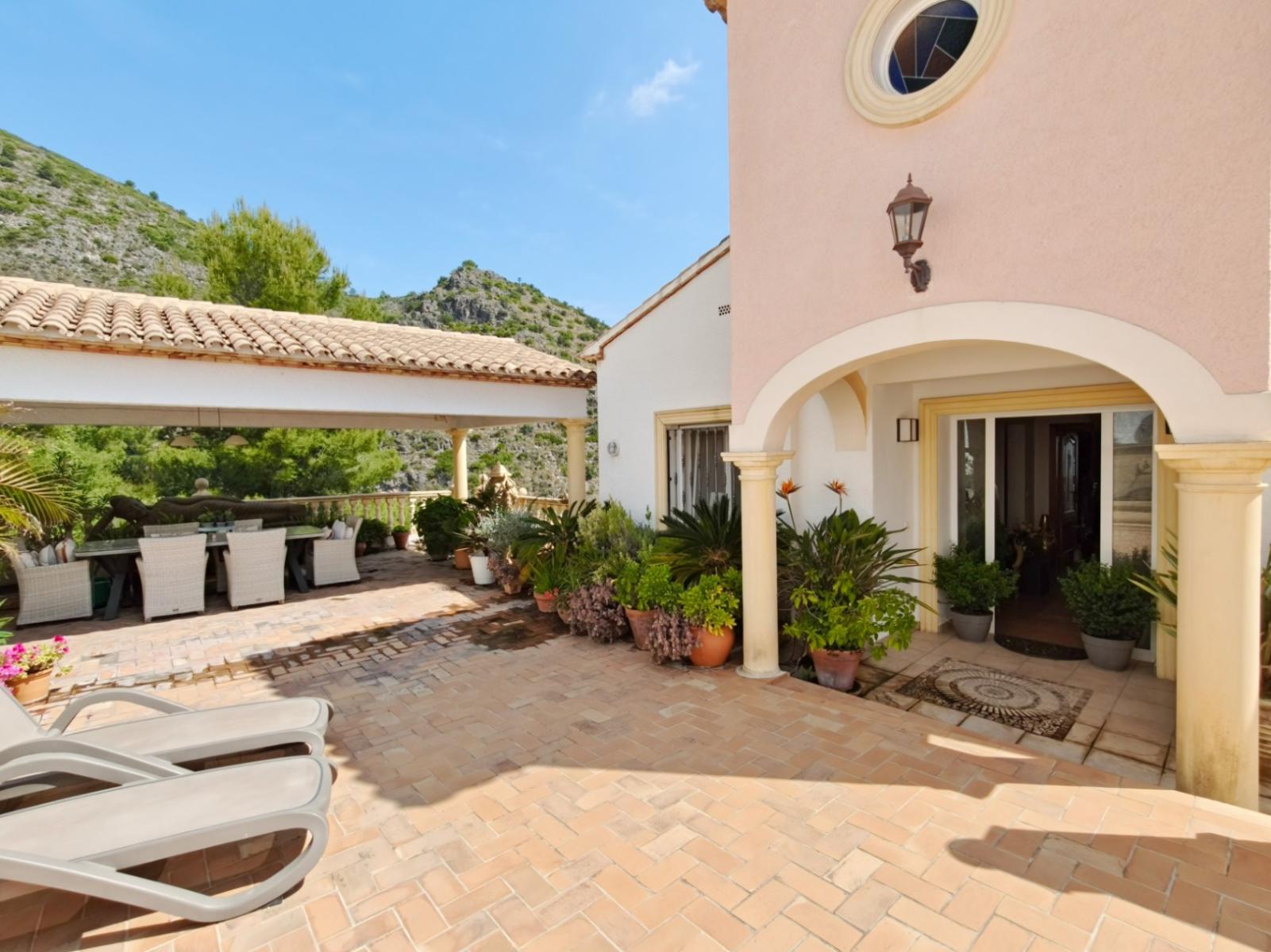 Villa for Sale in Pego