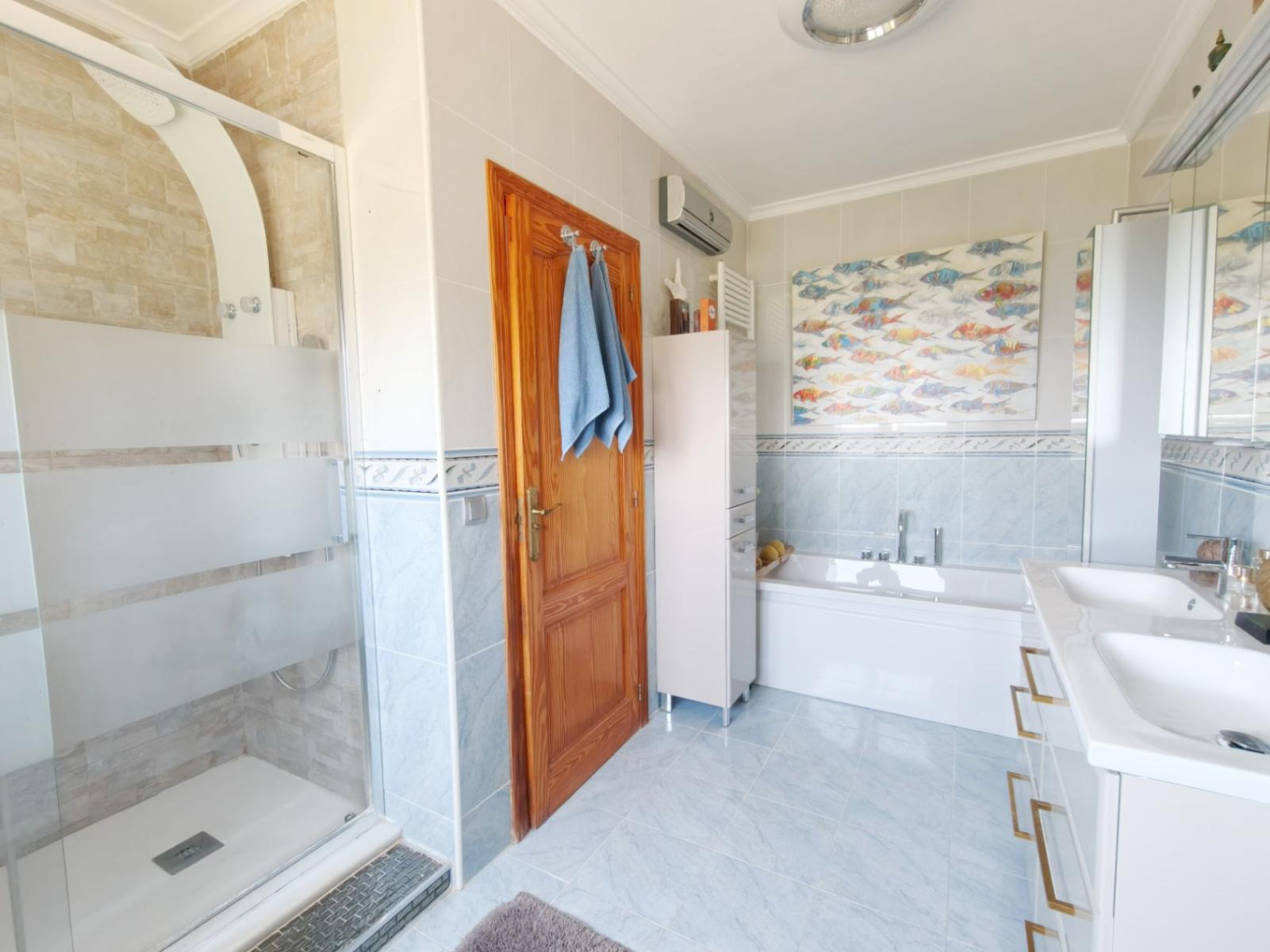 Villa for Sale in Pego