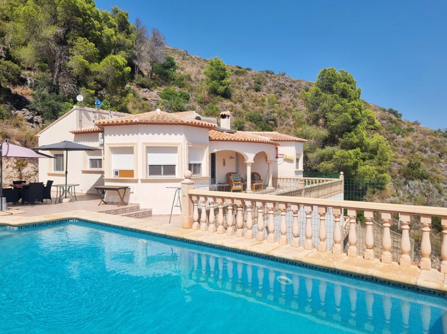 Villa for Sale in Pego