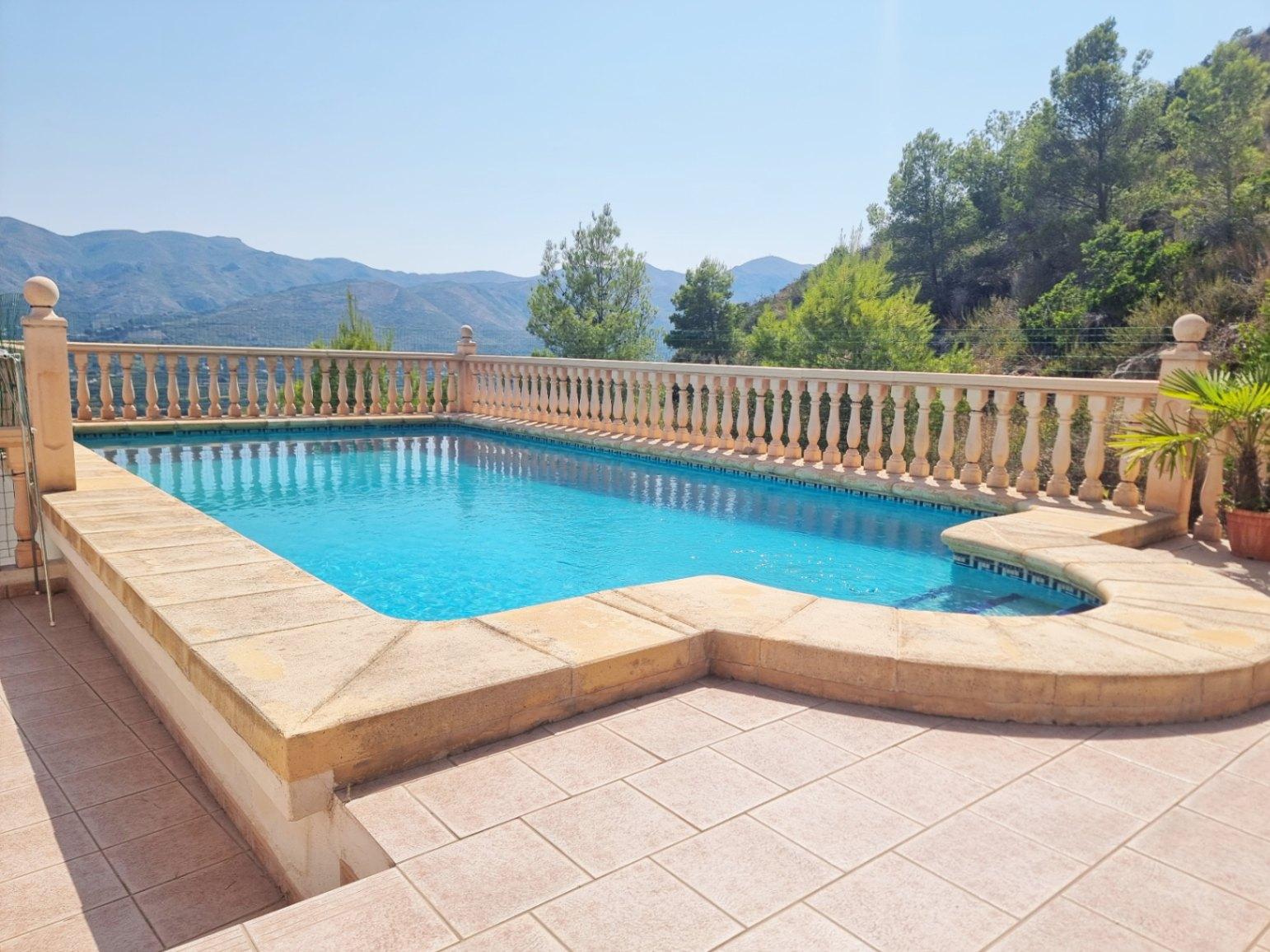 Villa for Sale in Pego