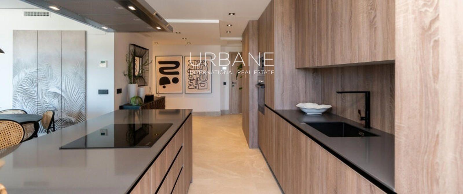 Flat for Sale in Istán