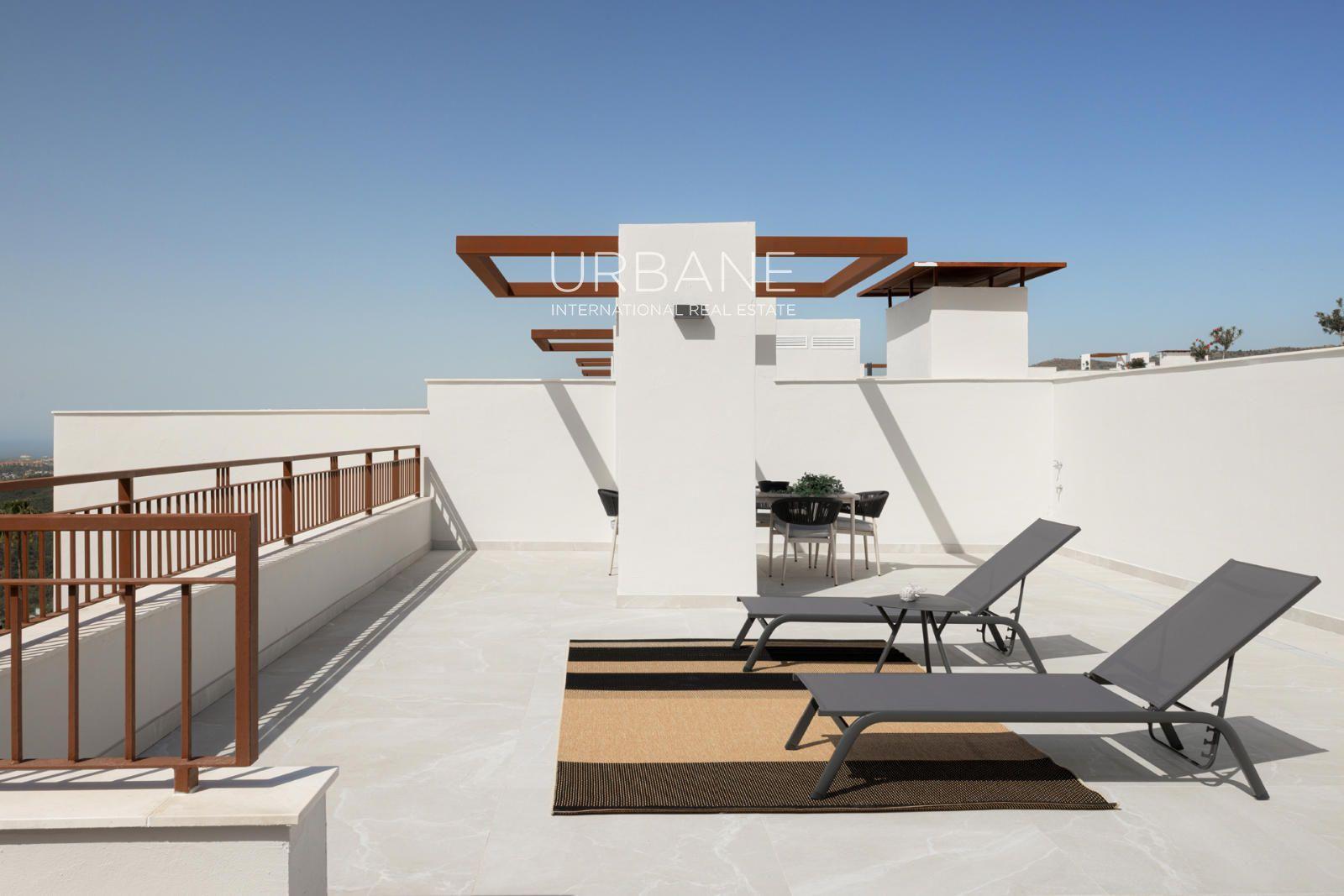 Flat for Sale in Istán