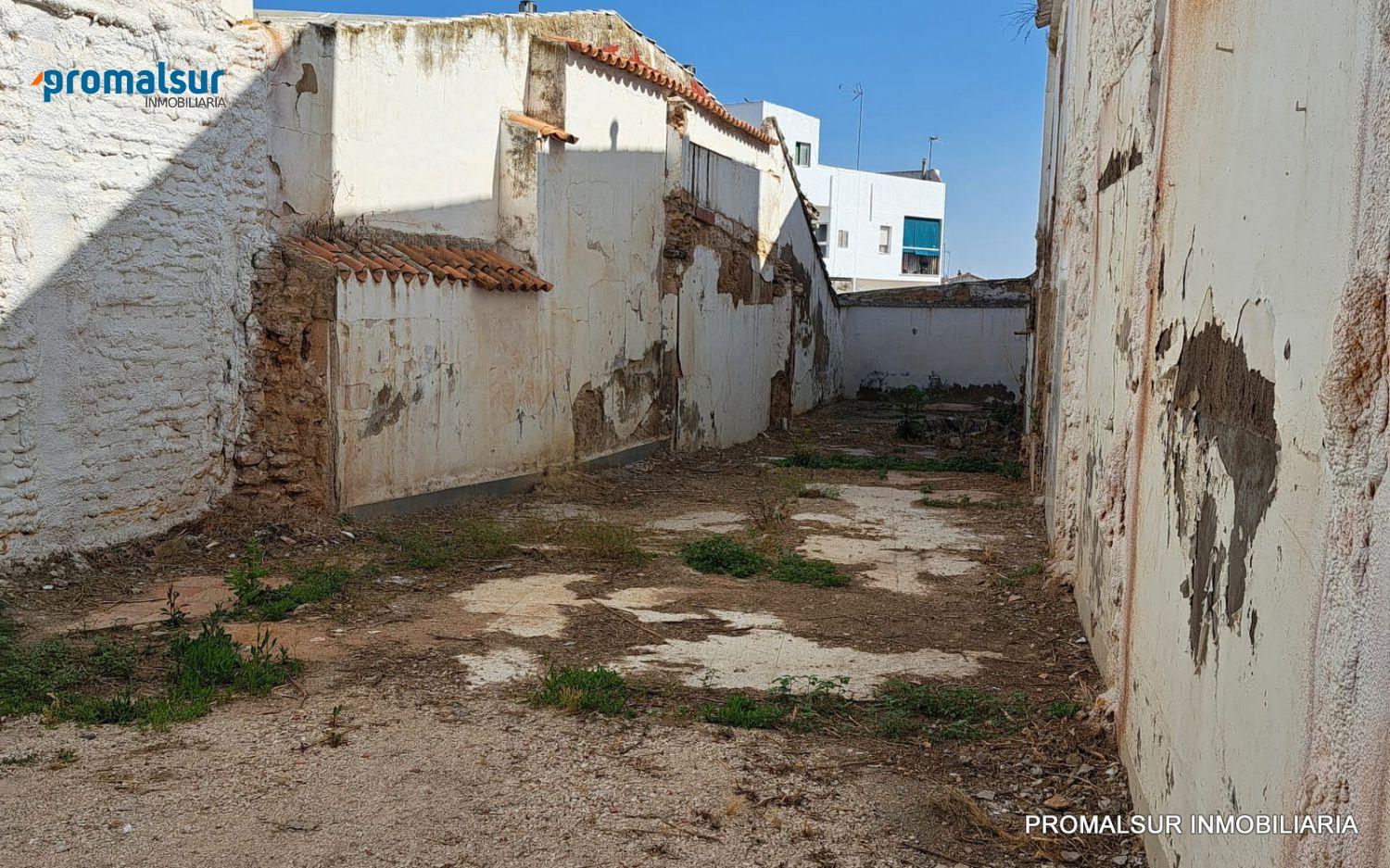 Building Site for Sale in Puente Genil