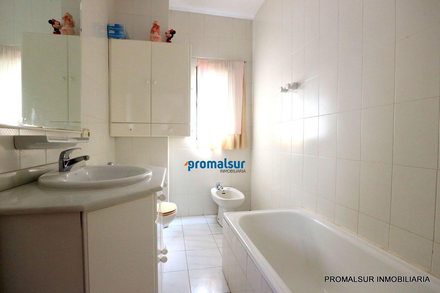 House for Sale in Puente Genil