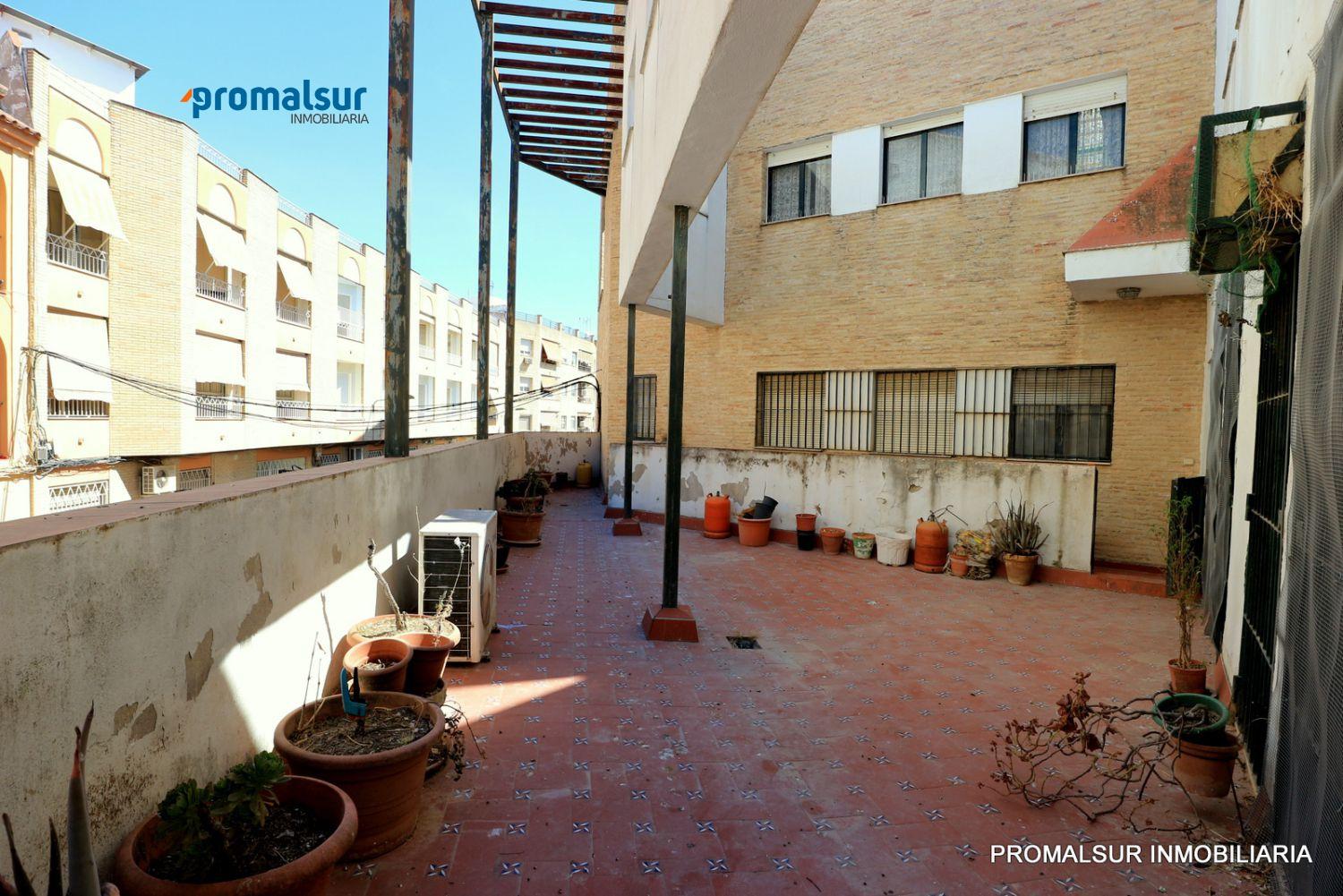 House for Sale in Puente Genil