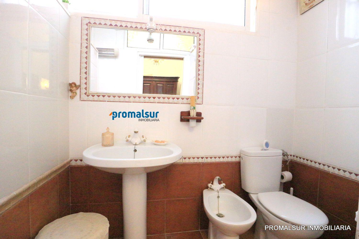 Flat for Sale in Puente Genil