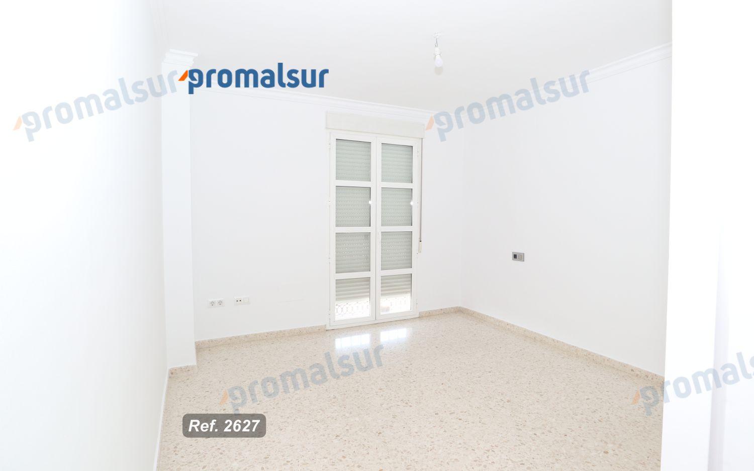 Flat for Sale in Puente Genil