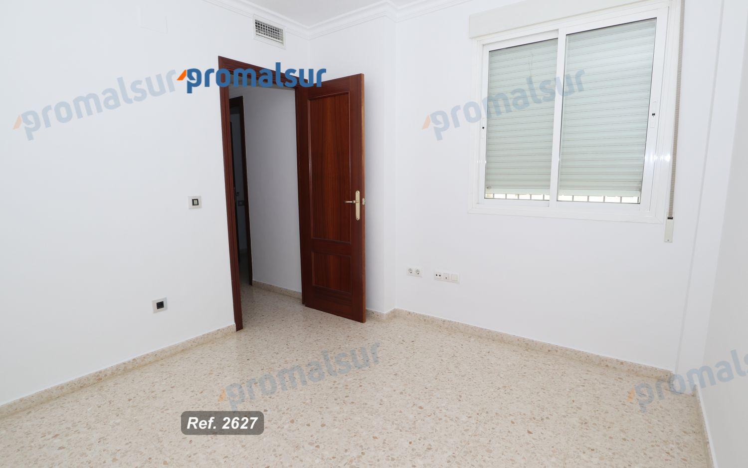 Flat for Sale in Puente Genil
