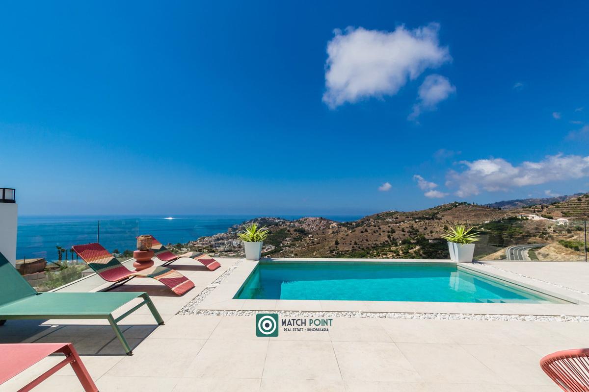 Villa for Rent in Almuñécar