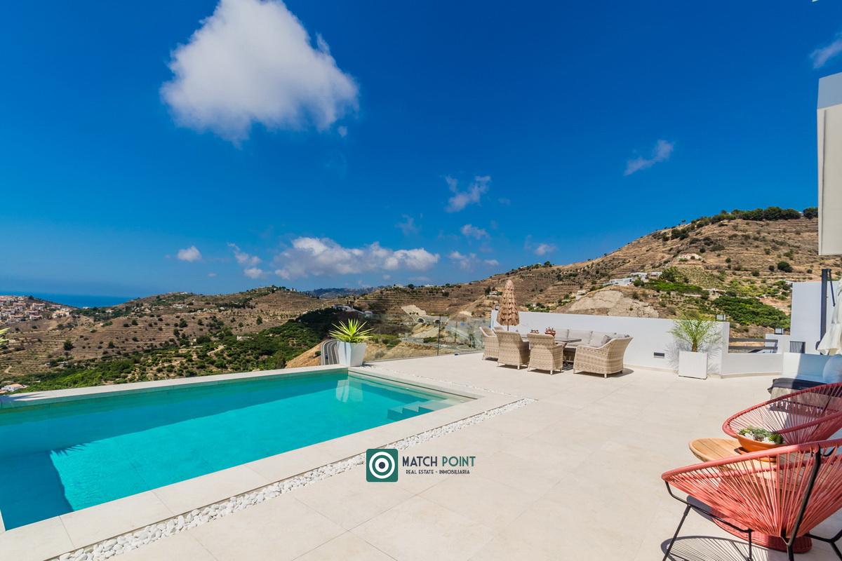 Villa for Rent in Almuñécar