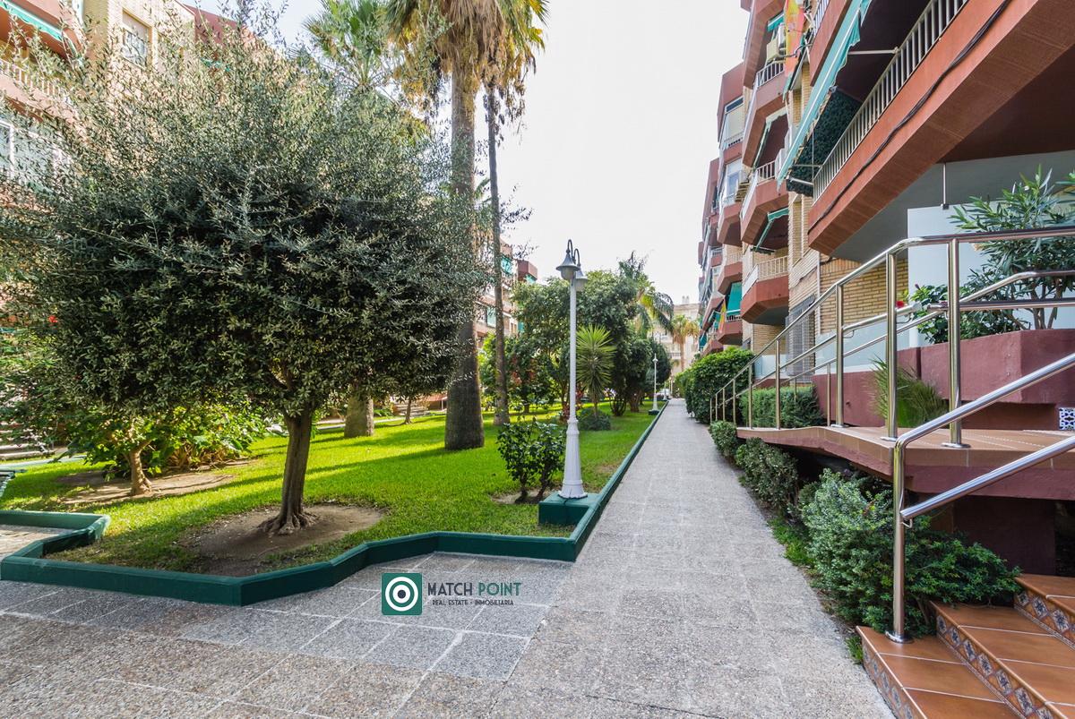 Flat for Sale in Almuñécar