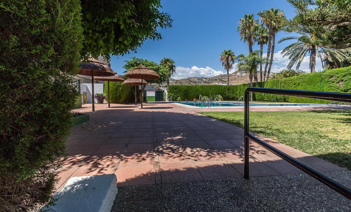 Flat for Sale in Almuñécar