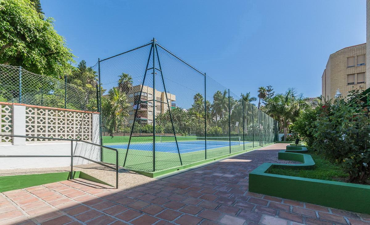Flat for Sale in Almuñécar