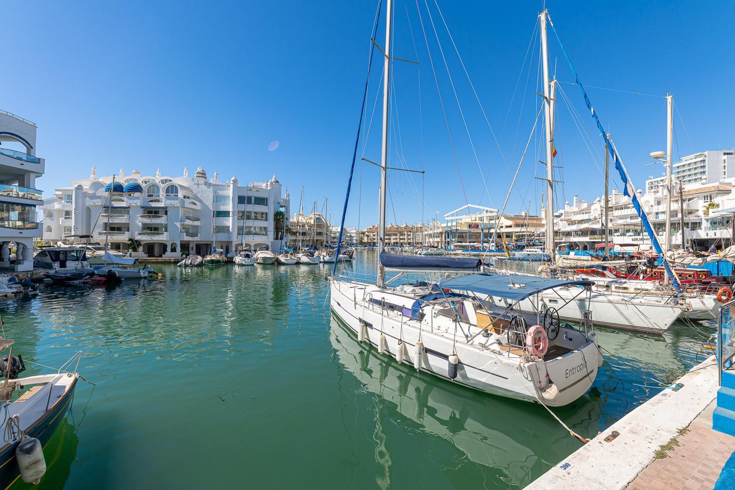 Flat for Rent in Benalmádena