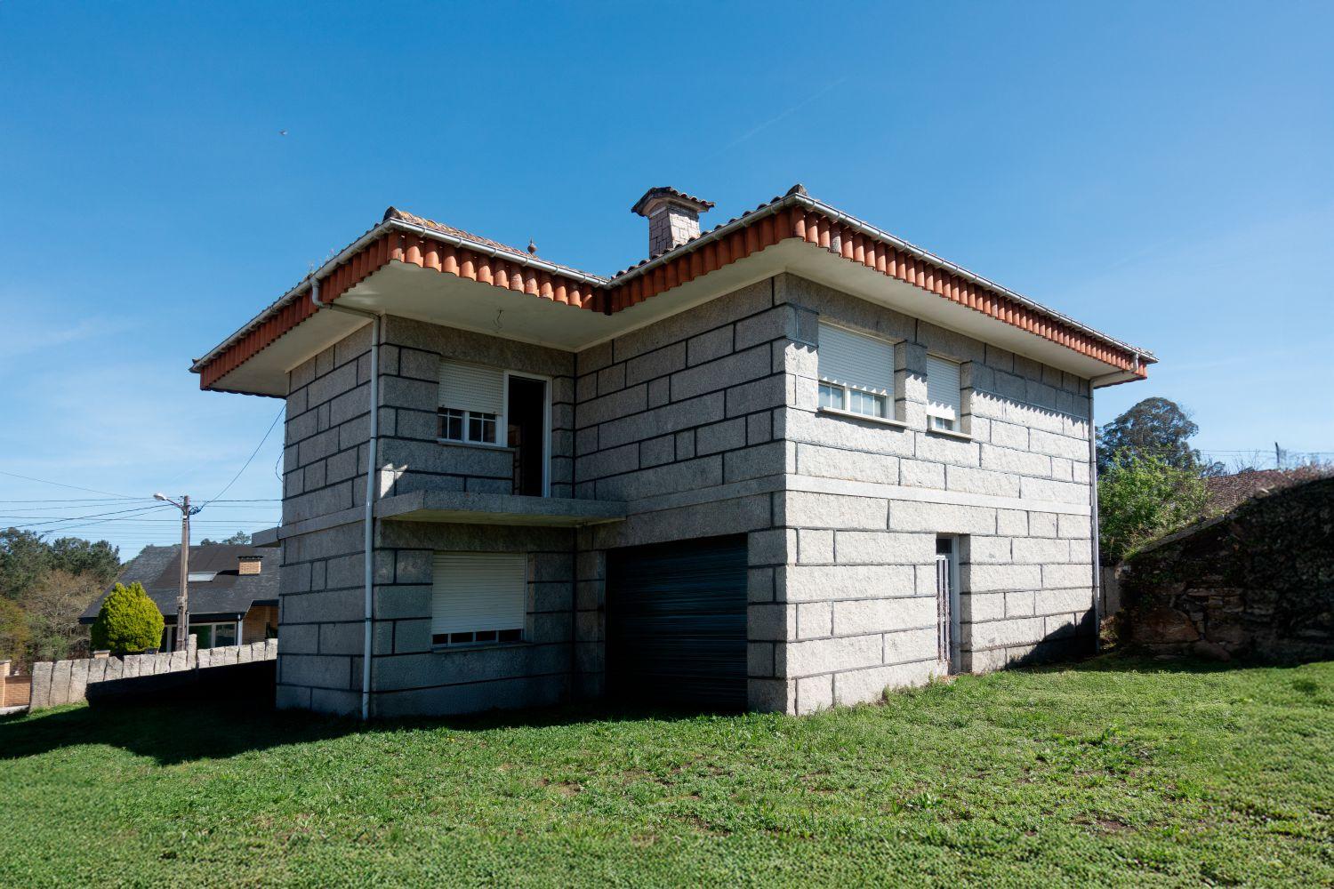 Chalet for Sale in Salceda de Caselas