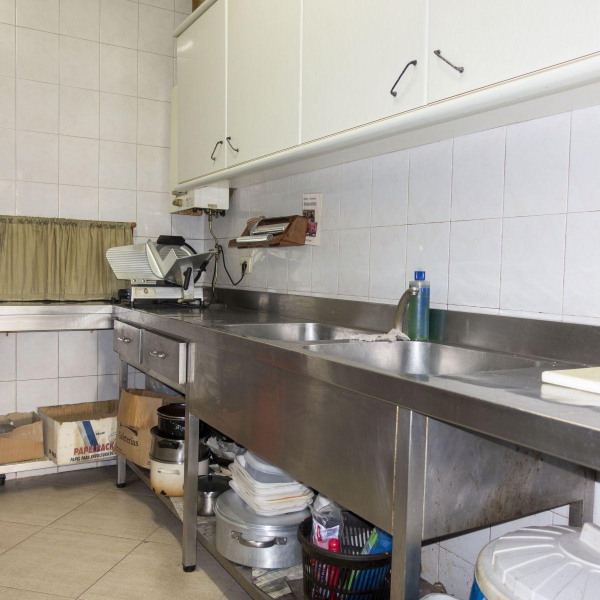 Premise for Sale in Mos