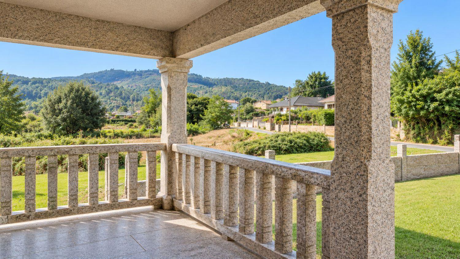 Chalet for Sale in Ponteareas