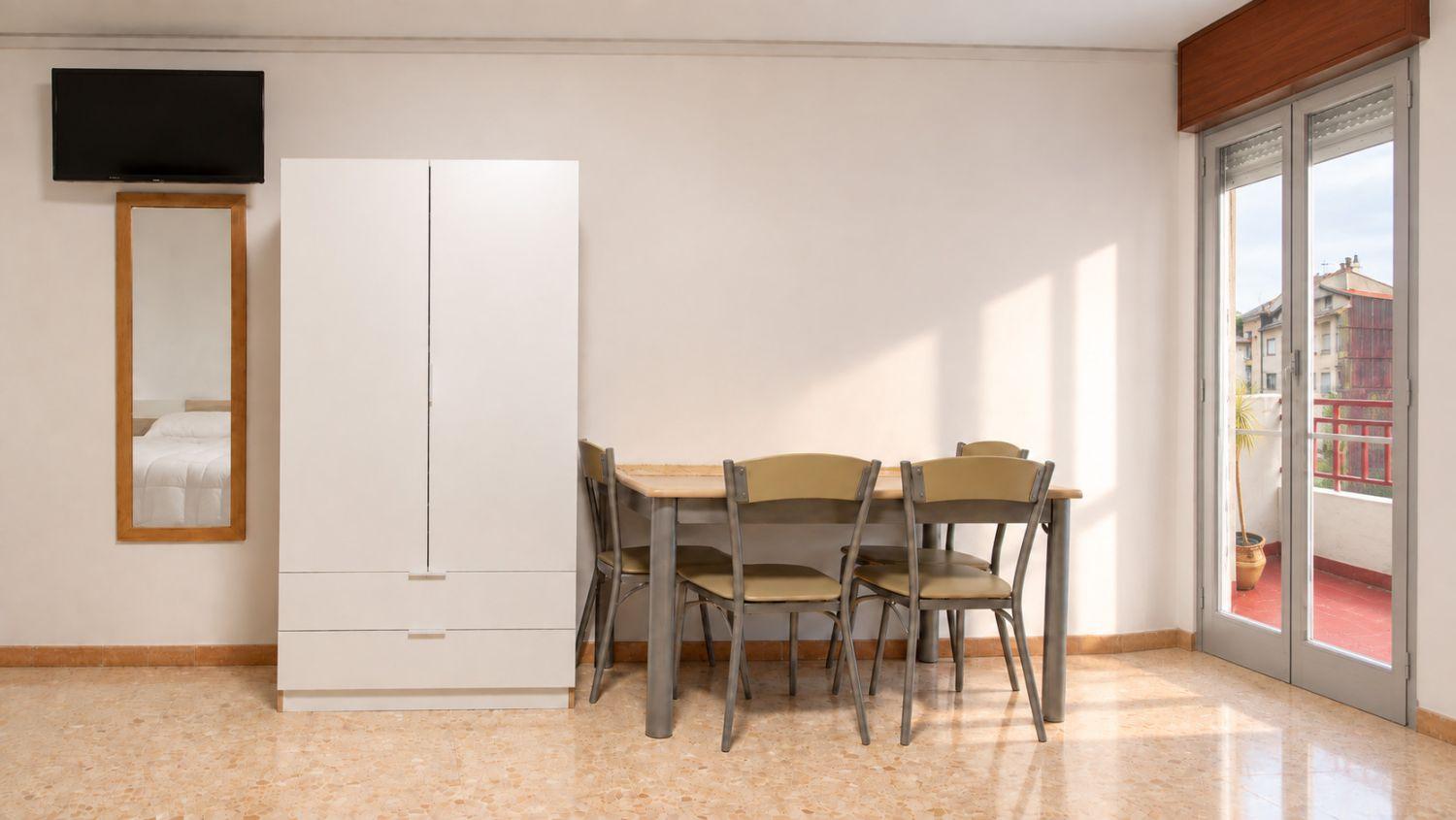 Studio for Sale in Marín