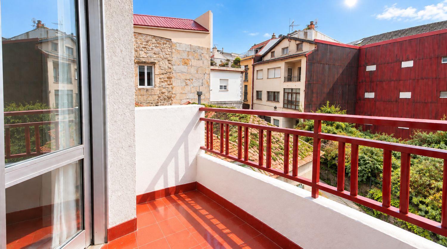Studio for Sale in Marín