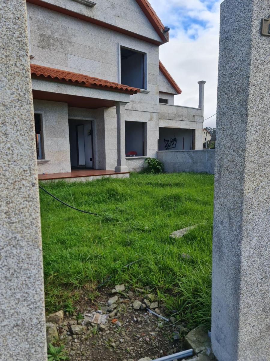 Chalet for Sale in Baiona