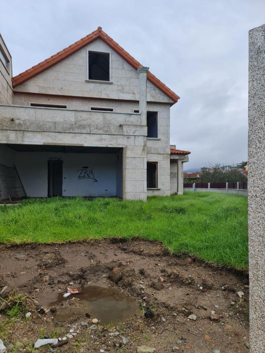 Chalet for Sale in Baiona