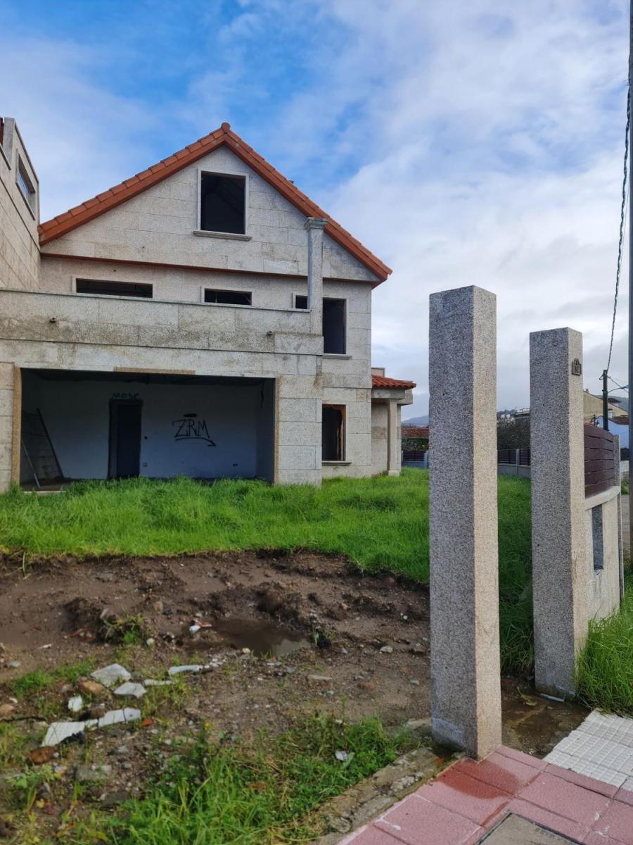 Chalet for Sale in Baiona