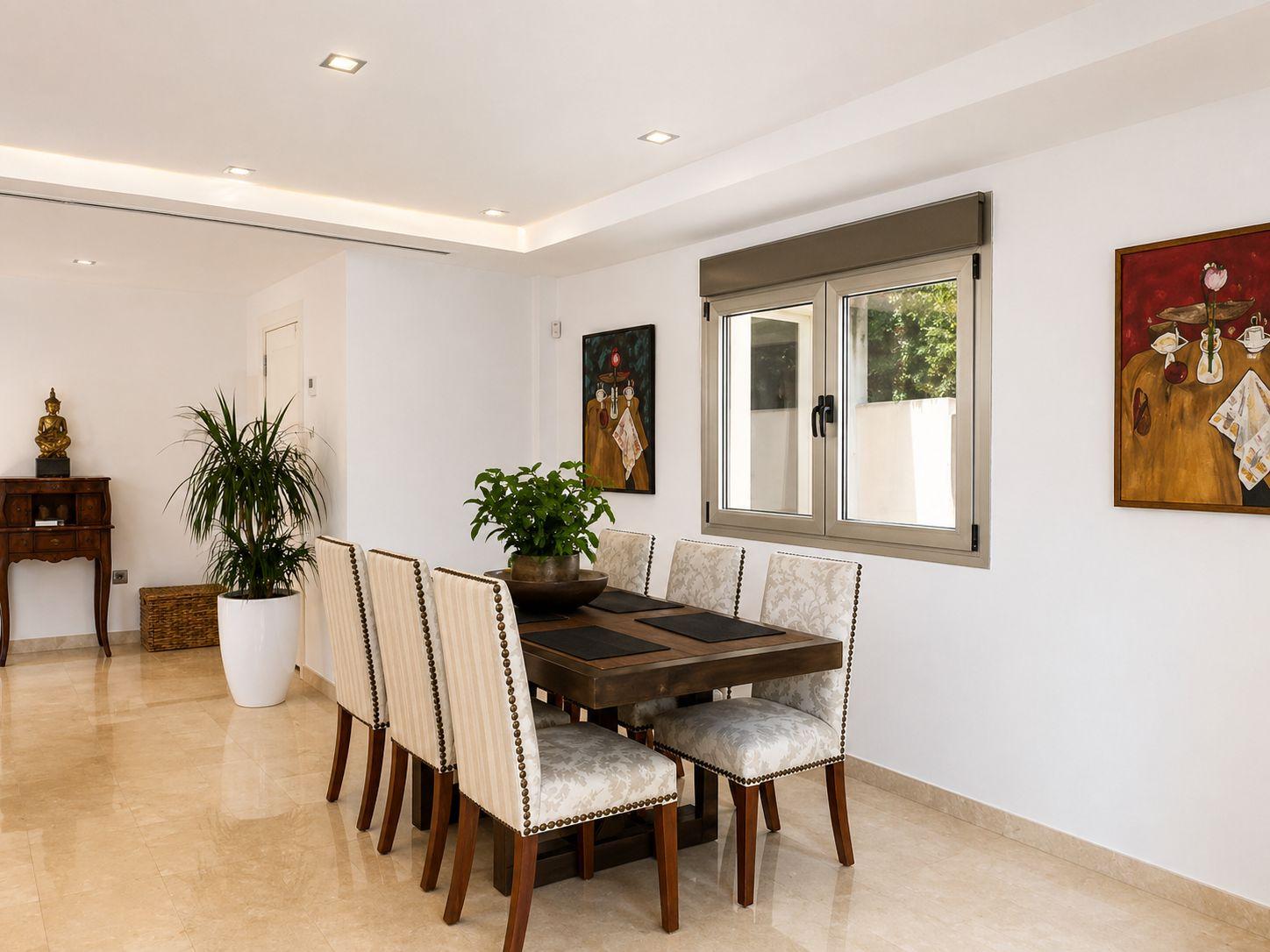 Villa for Rent in Alicante