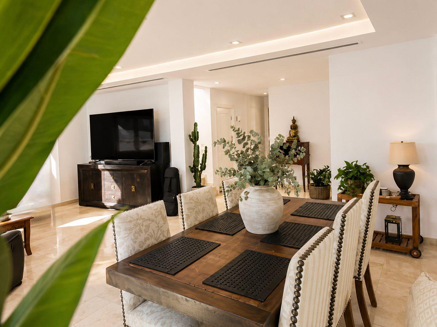 Villa for Rent in Alicante