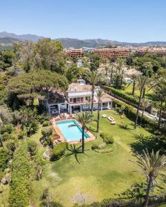 Villa for sale in Bahía de Marbella, Marbella - R112-08868 Villa for sale in Bahía de Marbella, Marbella - R112-08868