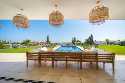 Villa for sale in El Paraíso, Benahavís - PANR-15963