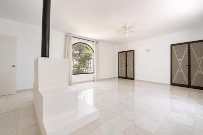 Villa for sale in Cabopino-Artola - PANR-16512 Villa for sale in Cabopino-Artola - PANR-16512